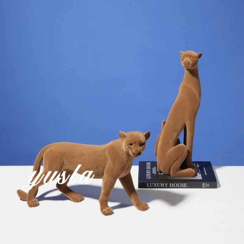 Vintage animal ornaments for guesthouse living rooms, coffee tables, entrance cabinets, TV cabinets, hotel model rooms, and sale