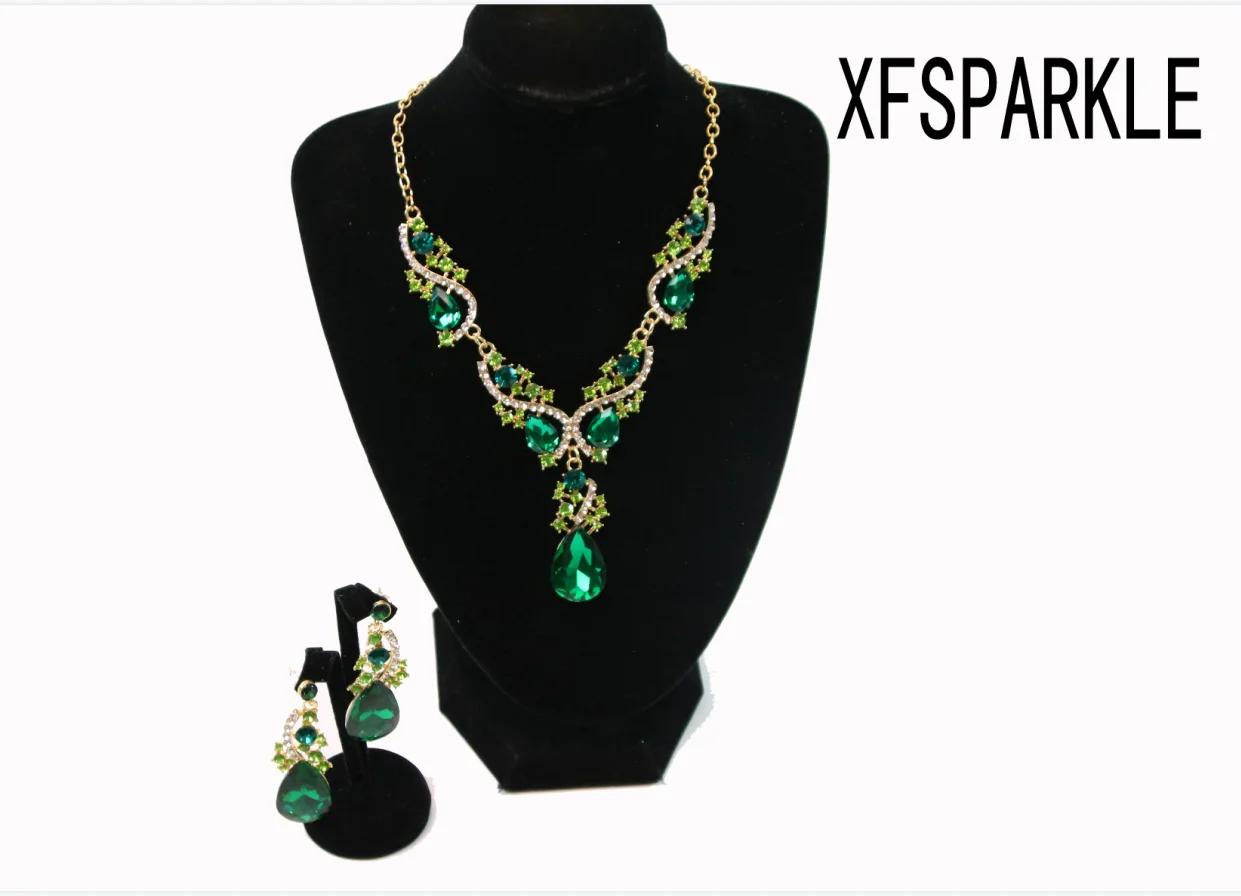 

2023 Fashion Jewelry set for woman gift Necklaces and earrings