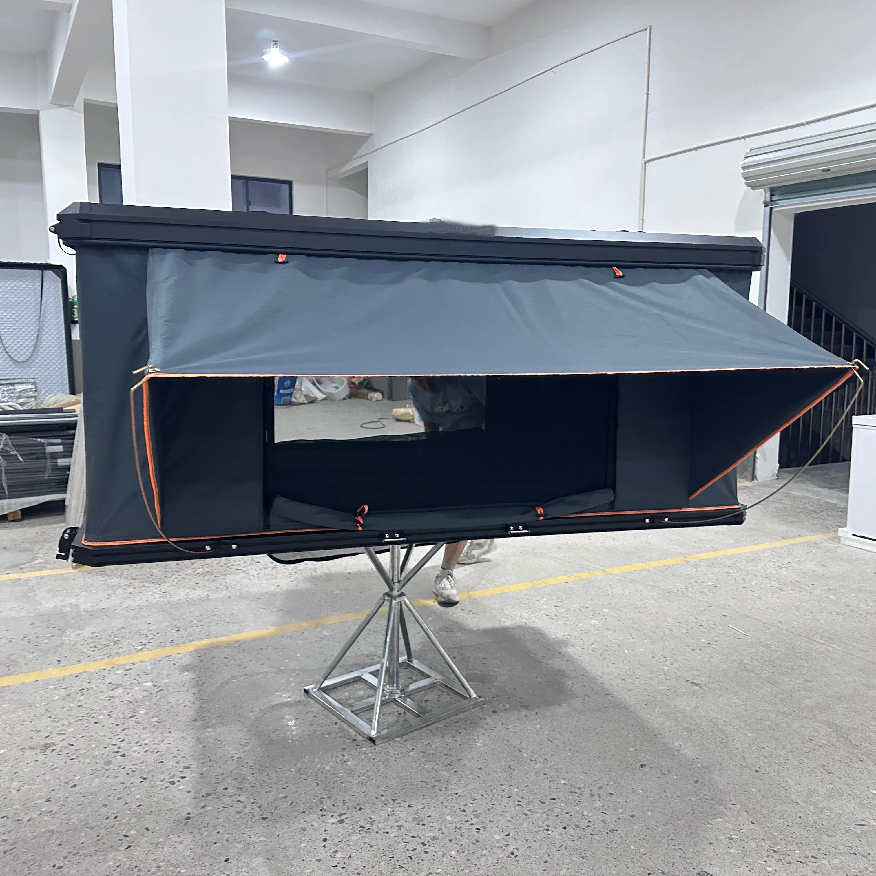 

WJW DZ Расширенная настройка Высокое качество Водонепроницаемый жесткий верх Автомобильный кемпинг 4-местная палатка на крыше с твердым корпусом Алюминиевый ящик для палатки Ro