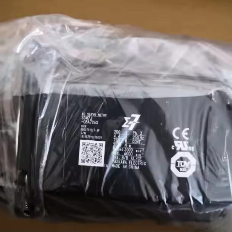 New In Box Yaskawa SGM7J-08A7C6S Servo Motor In Stock