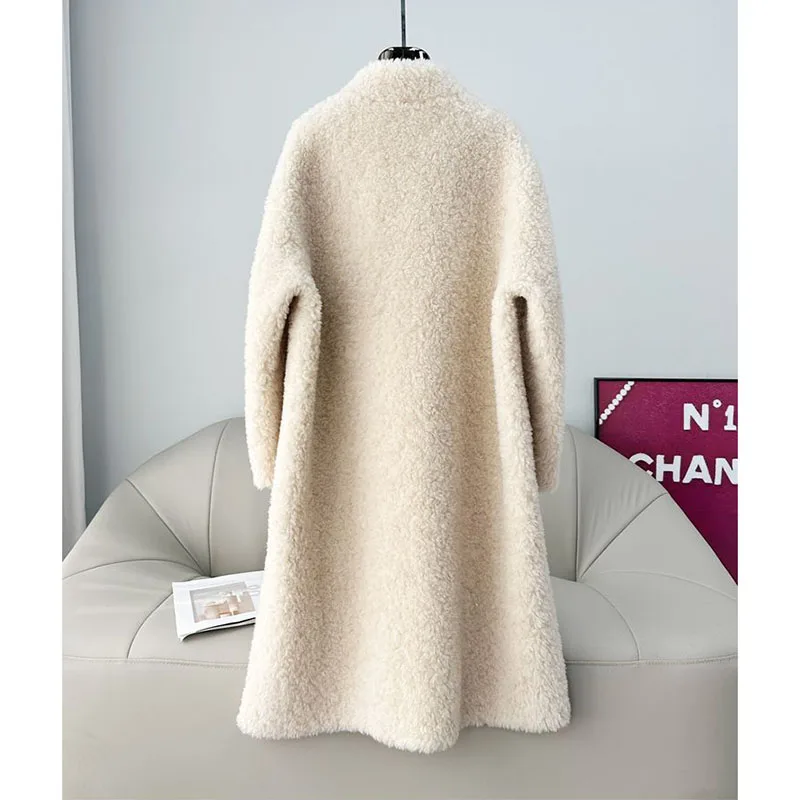 Płaszcz z czystej wełny z kołnierzem stójką, długi, jednolity kolor, z futra owczego, nowy model damski na jesień i zimę 2026, zintegrowany płaszcz z futra jagnięcego.