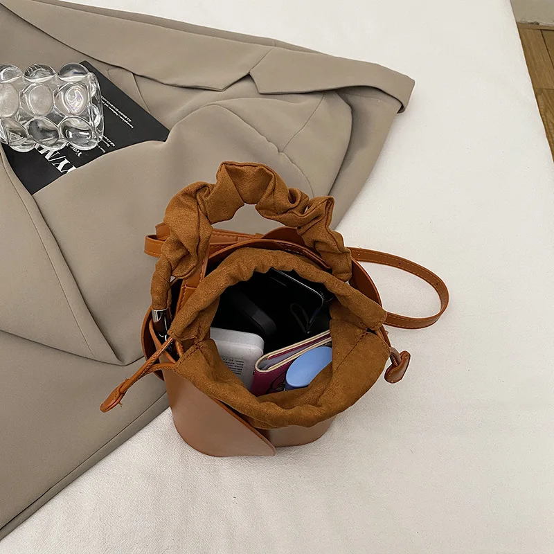 2025, trendige Nischen-Damentasche, klein, quadratisch, Premium-Textur, Pendler-Schulter-Crossbody-Handtasche