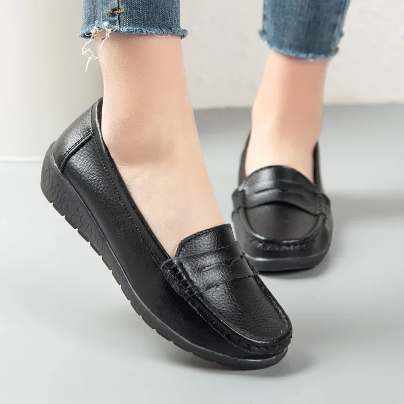 2023 New Women Shoes Moccasins Women Flats Loafers Female Casual Walking Footwear Plus Size Genuine Leather Sneakers for Women