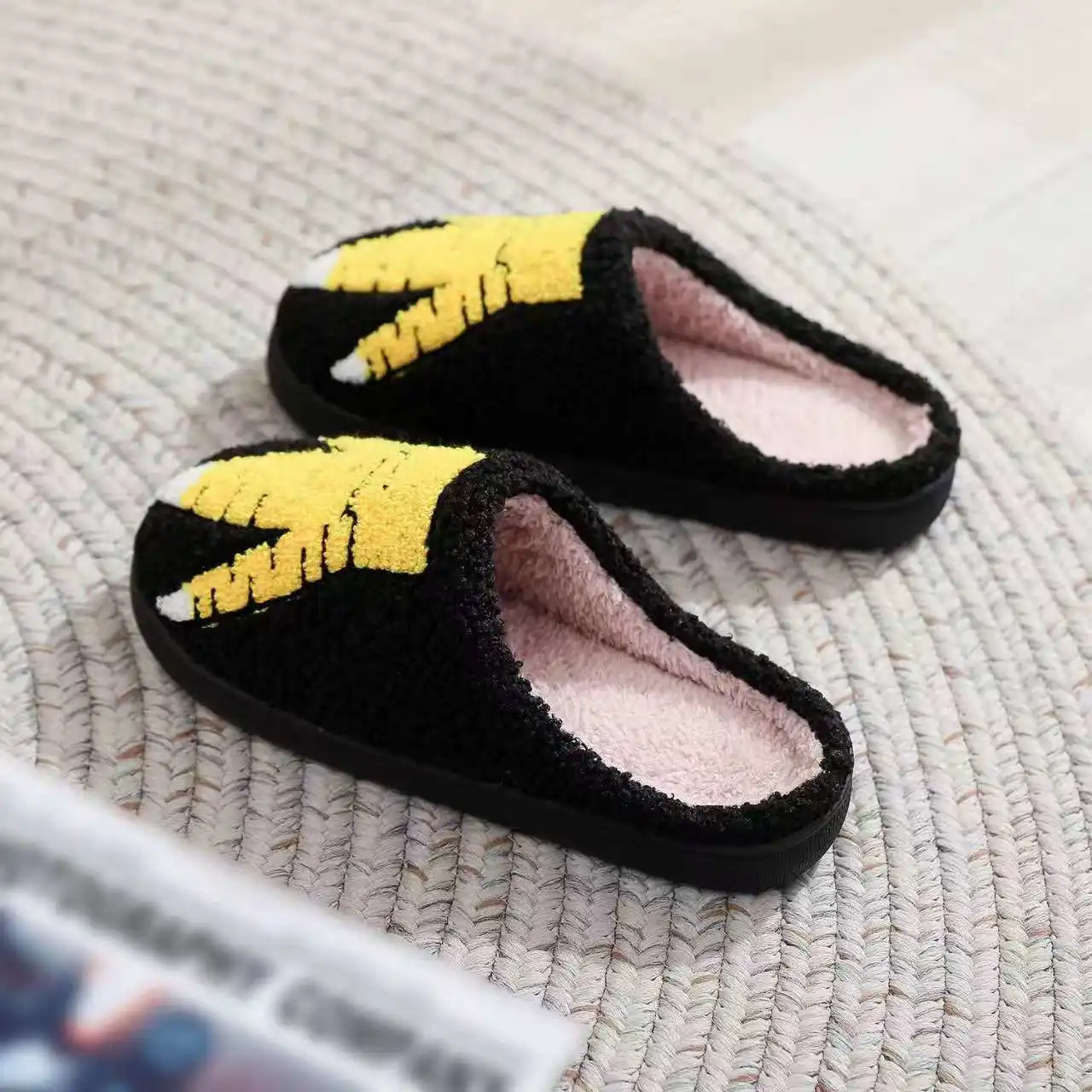 

2026 Winter Cute Cartoon Cotton Slippers Indoor Fur-Padded Warmth-Resistant Lightweight Anti-Slip Casual Couple's Slippers 36-44