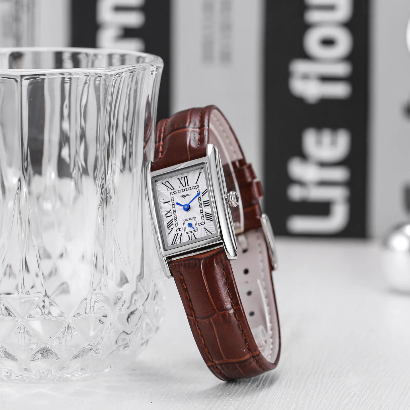 นาฬิกาข้อมือสตรีสแตนเลสแบบใหม่, นาฬิกาควอตซ์สุดหรู, สายเหล็ก, นาฬิกาทรงเหลี่ยมเล็กสีทองสไตล์เรโทร, นาฬิกาข้อมือแฟชั่น