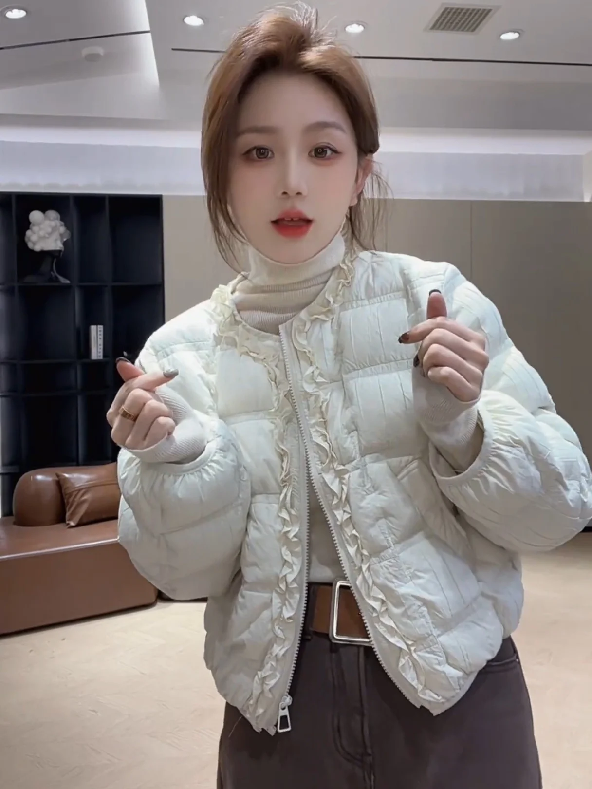 

Warm White Duck down Puffer Jacket Women's Coat Wood Grain Design Bread Style Winter New Arrival Short Length Zipper Clo...