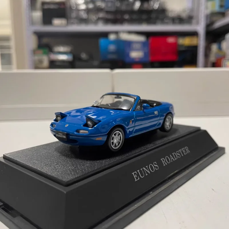 EBBRO moulé sous pression 1:43 échelle Roadster MX5 NA modèle de voiture en alliage produit fini série de Simulation Automobile Souvenirs Collection cadeau