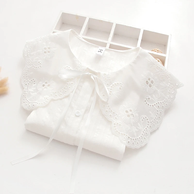 

Loose Slimming Single-breasted Base Blouse Women Clothing Cut-out Crocheted Collar Flared Sleeves White Shirts & Blouses U104