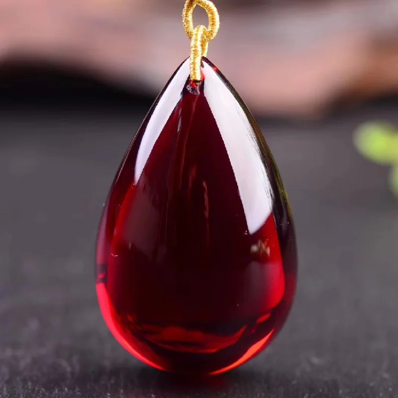 

Live Broadcast Supply One Piece Dropshipping Gift Amber Beeswax Blood Amber Pendant Atmospheric Pendant Sweater Chain Necklace O