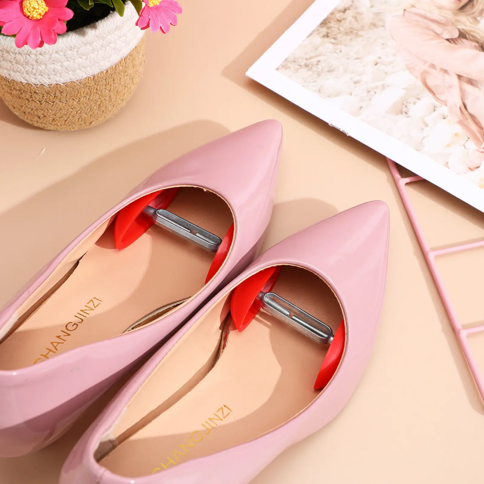 Pair Red Mini Adjustable Shoe Tree Stretcher Shaper 7-12Cm Width ABS Aluminum Contoured Heel Shape Preservation Crease