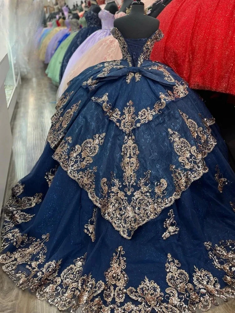 Saudi Arabische Echte Foto Marineblauwe Quinceanera Jurken 16 Meisje V Hals Kanten Applique Gezwollen Rok Verjaardagsfeestjurk Prom Wear