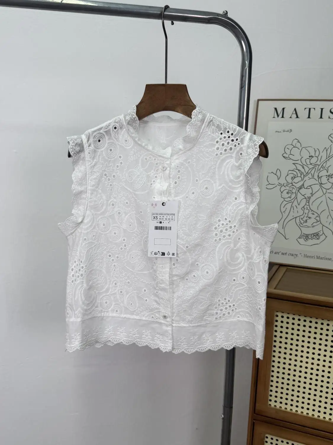 Sweet Fashionable Loose Hollow Embroidery Versatile round Neck Sleeveless Vest Shirt Women's Summer Casual Breathable Shirt