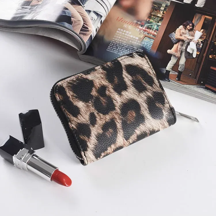 Women's Wallet Short Leopard Pattern PU Leather Retro European and American Handbag Multi Card Bag Coin Pocket Photo Holder