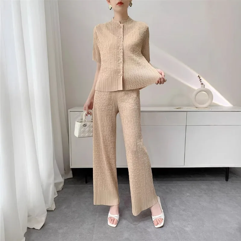 Miyake Pleated Suit for Women 2026 Spring/Summer Embossed Craft High-end Pleated Top and Pants Fashionable Simple Trendy Pleat