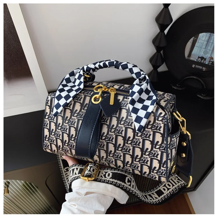 

Women‘s Versatile Boston Bag, Quilted Monogram Puffy Tote, Multi-Way Top Handle & Shoulder Bag for Travel & Commute