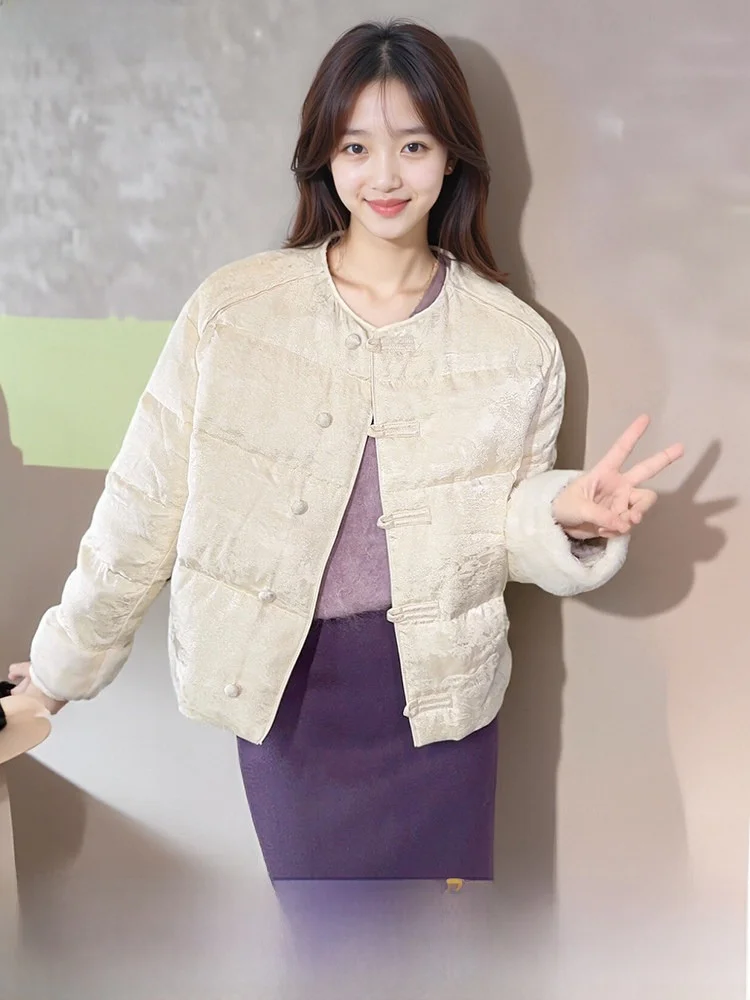 

Новая женская короткая пуховая куртка в китайском стиле с вышивкой из шелка и пэчворком, с отделкой из белого меха норки, теплая, прямого кроя, зимняя верхняя одежда