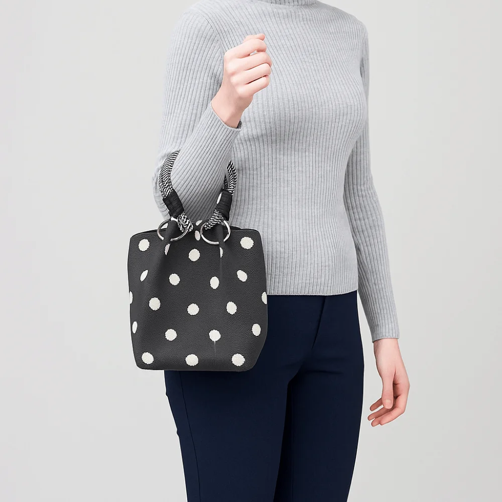 

Fashion Flower Knitted Tote Bag Butterfly Printed Knitted Handbag Korean Style Large Capacity Wool Bucket Bag Shopping Bags