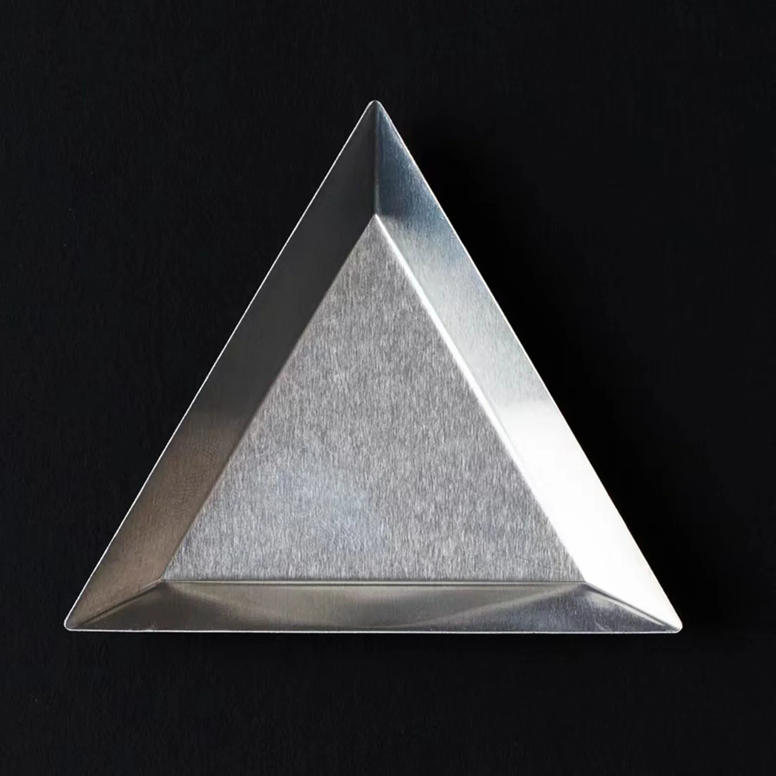 8 Pieces Triangle Sorting Trays Triangle Sorting Storage Plates Art Tray for Beading Rhinestones Gems Jewelery Making Painting