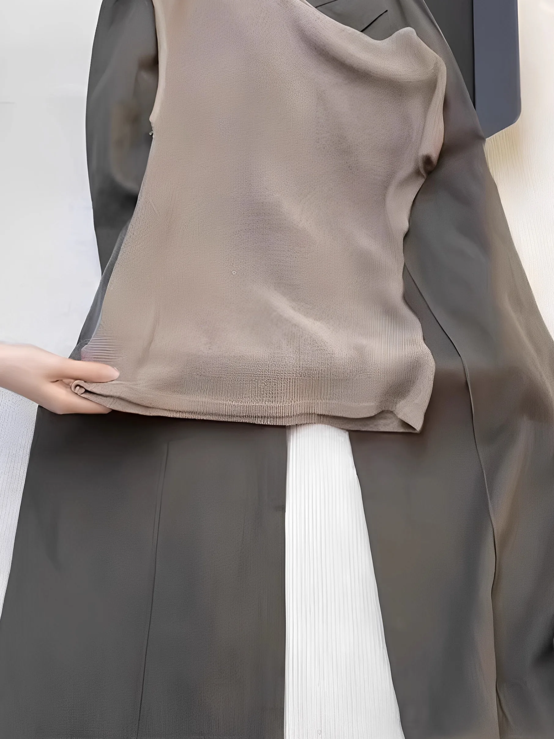 ชุดเซ็ตสองชิ้น เสื้อถักสีกากีและกางเกงขายาว สไตล์ลำลอง ให้ความรู้สึกหรูหรา สำหรับผู้หญิง คุณภาพพรีเมียม