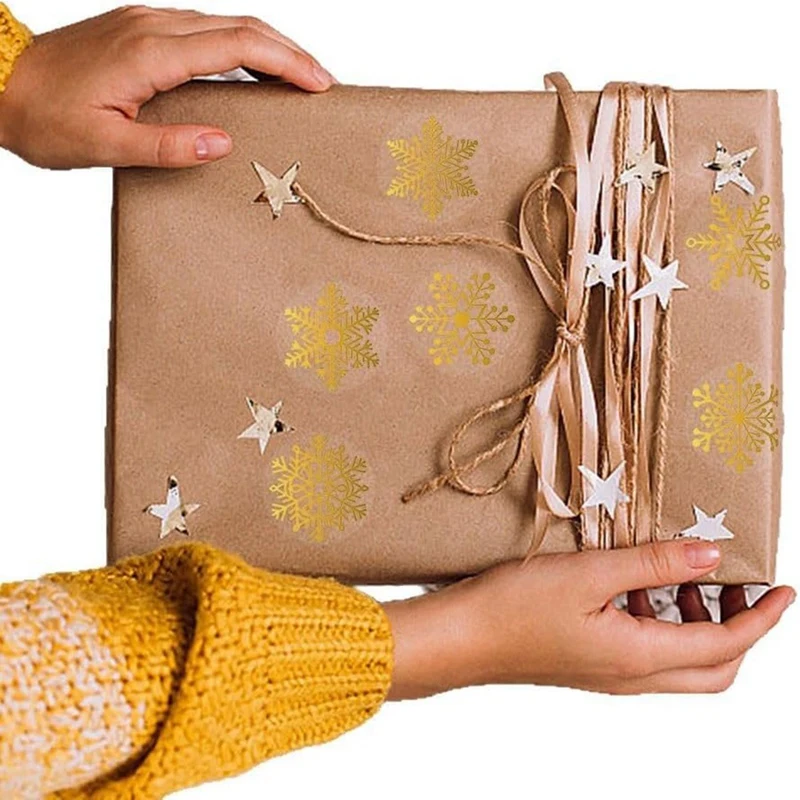 

2500 шт., рождественские наклейки со снежинками из золотой фольги, рулон - прозрачные круглые клейкие этикетки для праздничного декора-A21R