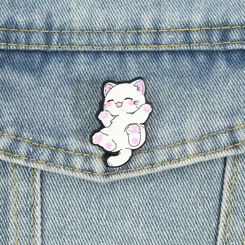 Liegende Katze Emaille-Pins Lächelnde Niedliche Kätzchen-Broschen Cartoon-Anstecknadeln Kawaii Tier-Schmuck Accessoires Geschenke für Freunde