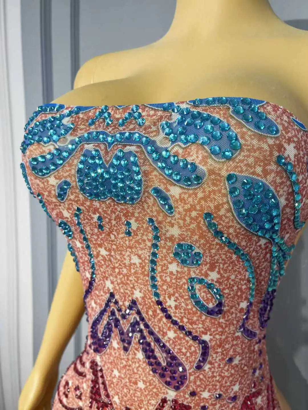 Vestido tubo Sexy con diamantes de imitación parpadeantes, vestido de cultivo para mujer, sesión de fotos de viaje diaria, noche de cumpleaños, alfombra roja, ropa de escenario