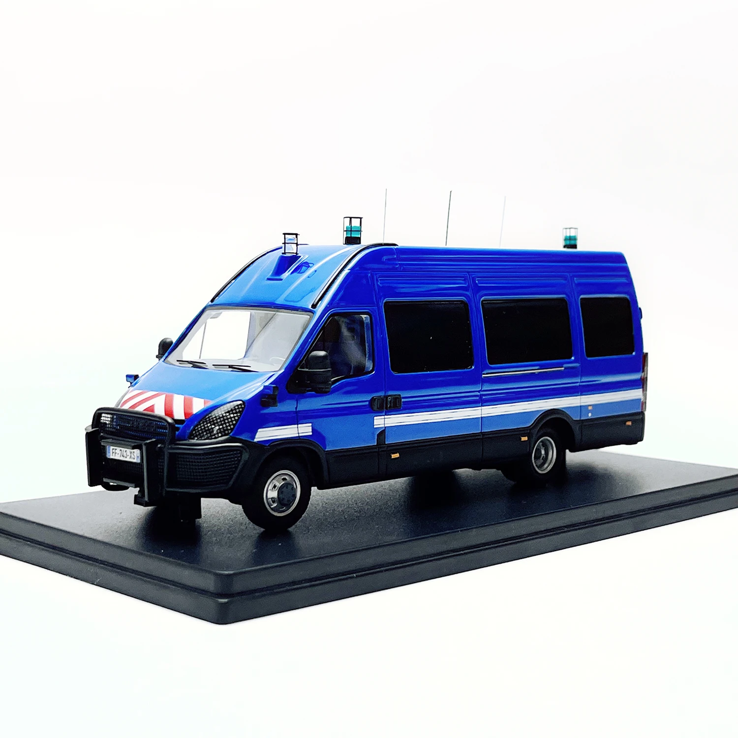 PERFEX 1:43 Scale Resin IVECO DAILY Van Transport Vehicle Toys Cars Model Classics Nostalgia Adult Souvenir Gifts Static Display