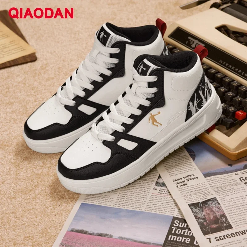 QIAODAN Men Skateboarding Shoes 2025 Autumn Retro High-top Warm Cotton Shoes Anti-slip Outdoors Casual Sneakers  QXL053244522B