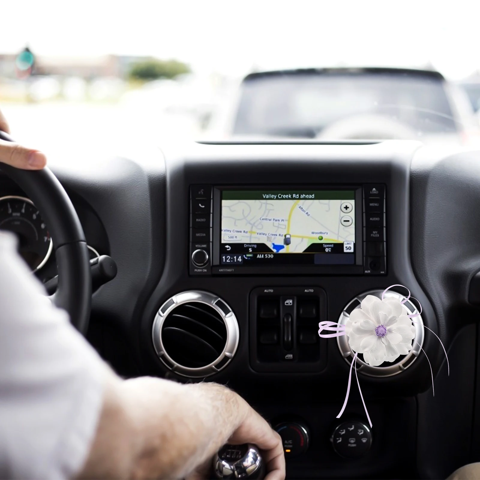 

Stylish Flower Car Air Freshener For Women Cute Fragrance Diffuser Fresh Scent White Durable Easy Install Interior Accessories