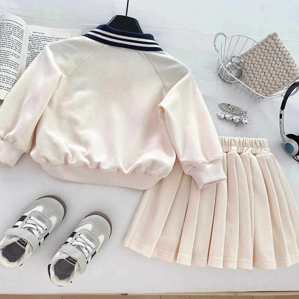  طقم تنورة للفتيات لخريف 2025 بلوزات بأحرف مطرزة مكونة من قطعتين ملابس أطفال على الطراز الكوري اللطيفة من عمر 1 إلى 8 سنوات غير رسمية #2