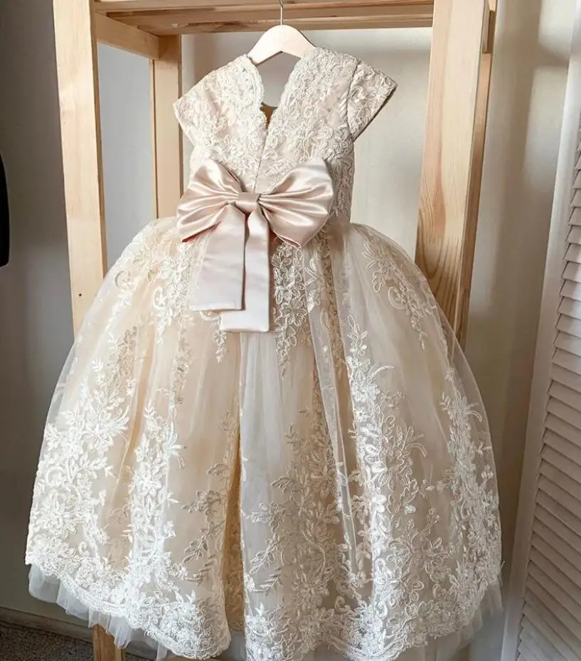 

Champagne Lace Vintage Flower Girl Dresse Cap Sleeves Communion Pageant Dresses Birthday Gowns for Girls