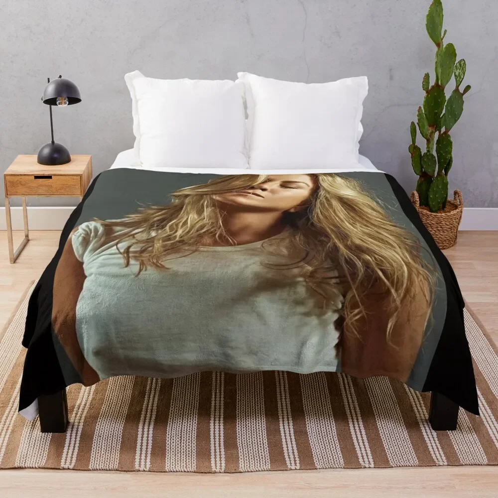 

Jennifer Aniston - Album Throw Blanket Plaid on the sofa Beautifuls Blankets