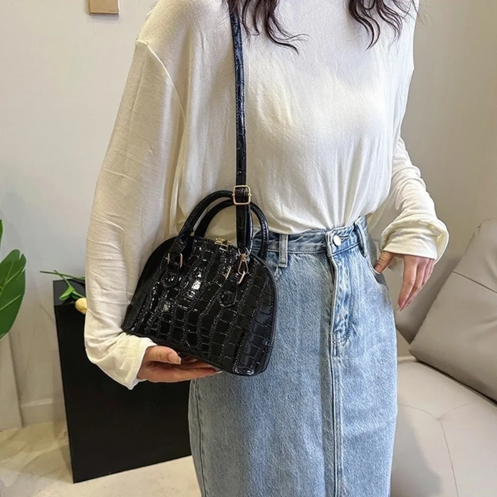

Fashion French Style Crocodile Pattern Shell Bag Mini Handheld Shoulder Bag PU Leather Versatile Women Handbags Women