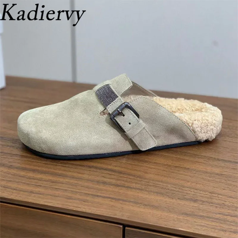 Sandal Suede sapi wanita, sepatu selop wol ujung bulat, gesper logam, sepatu selop datar musim dingin untuk wanita