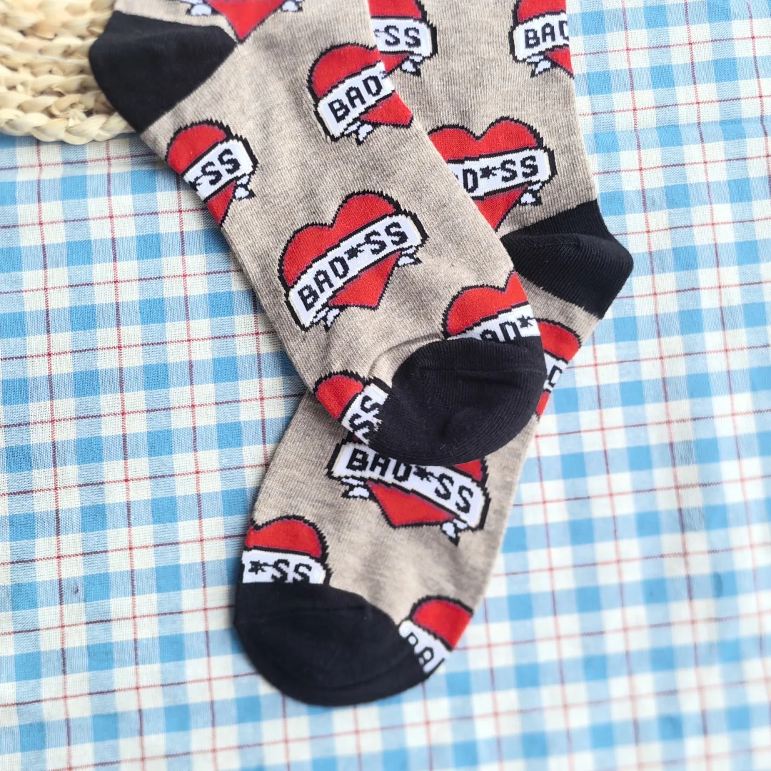 زوج واحد من جوارب متوسطة الساق مطبوعة بأحرف على شكل قلب على طراز الشارع، تصميم للجنسين، مناسبة لجميع المواسم #5