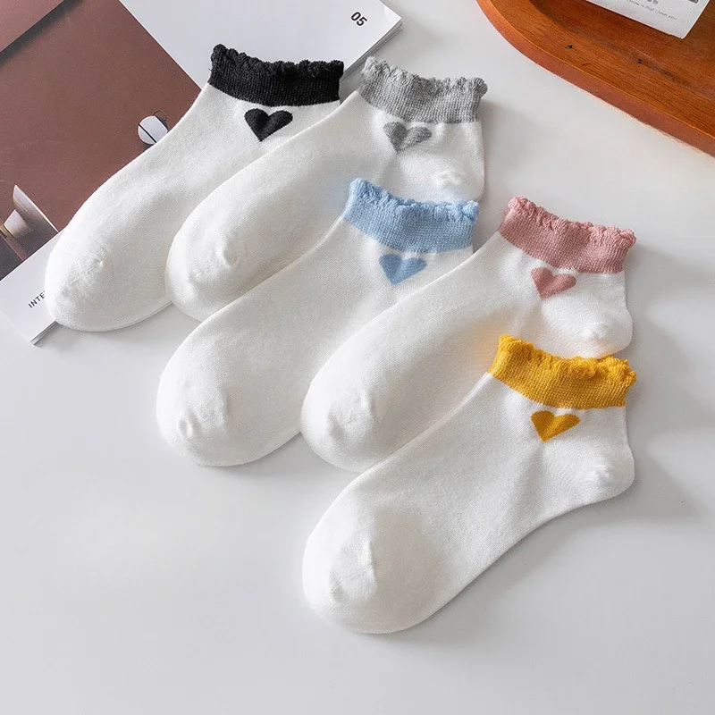 

4/5 Pairs of Breathable Women's and Men's Socks with 6 Styles of Spring and Autumn Cartoon Solid Color Hearts