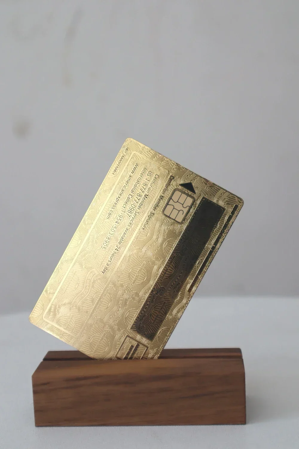 Scheda di slot per chip EMV di credito in metallo con finitura opaca spazzolata vuota personalizzata da 0,8 mm con striscia magnetica