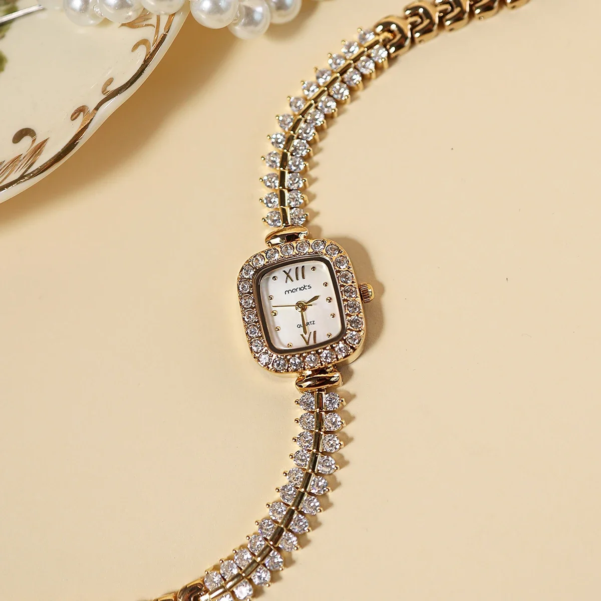 Reloj de cuarzo con diamantes de imitación para mujer, pulsera de lujo con temperamento de cristal, elegante, regalo