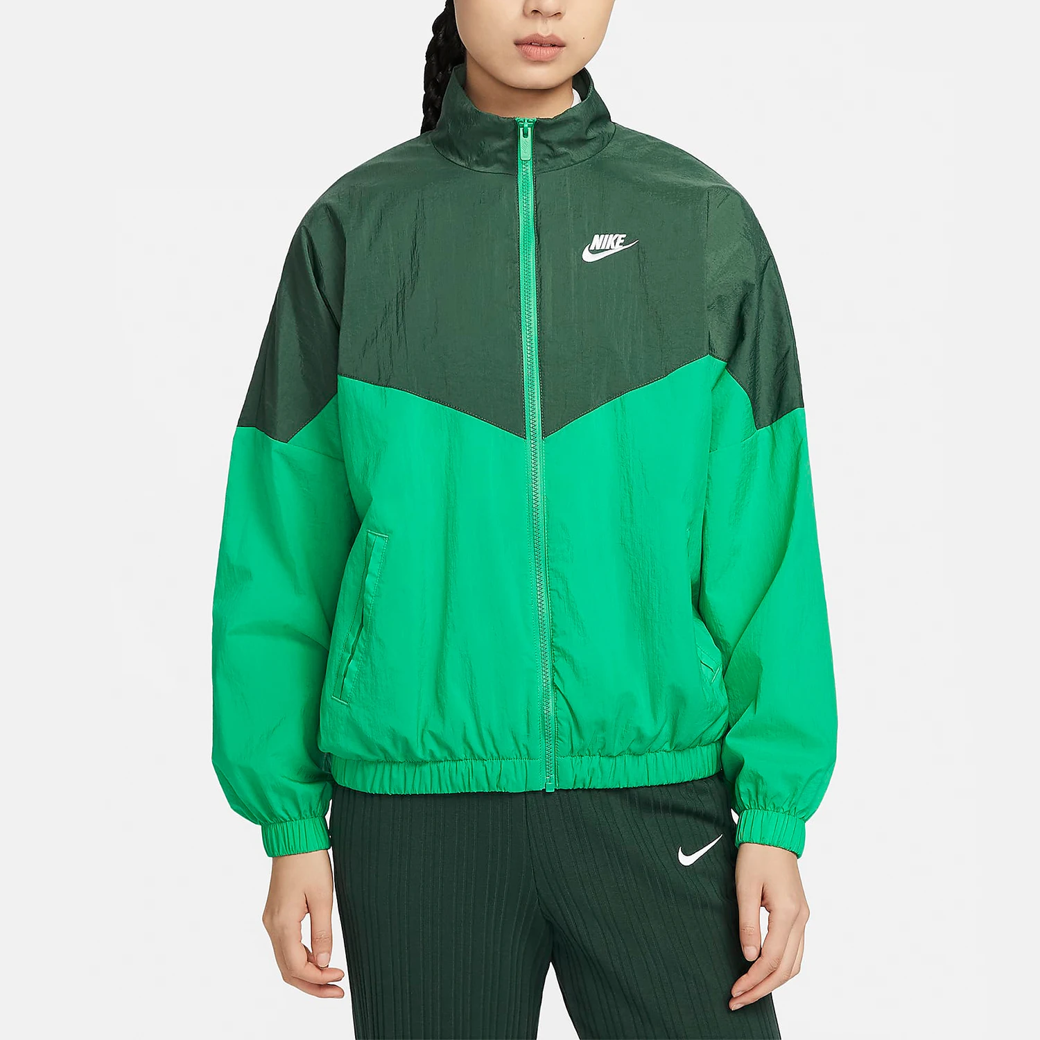 سترة Nike الرياضية الأصلية للنساء ذات الياقة الواقفة DM6186-323
