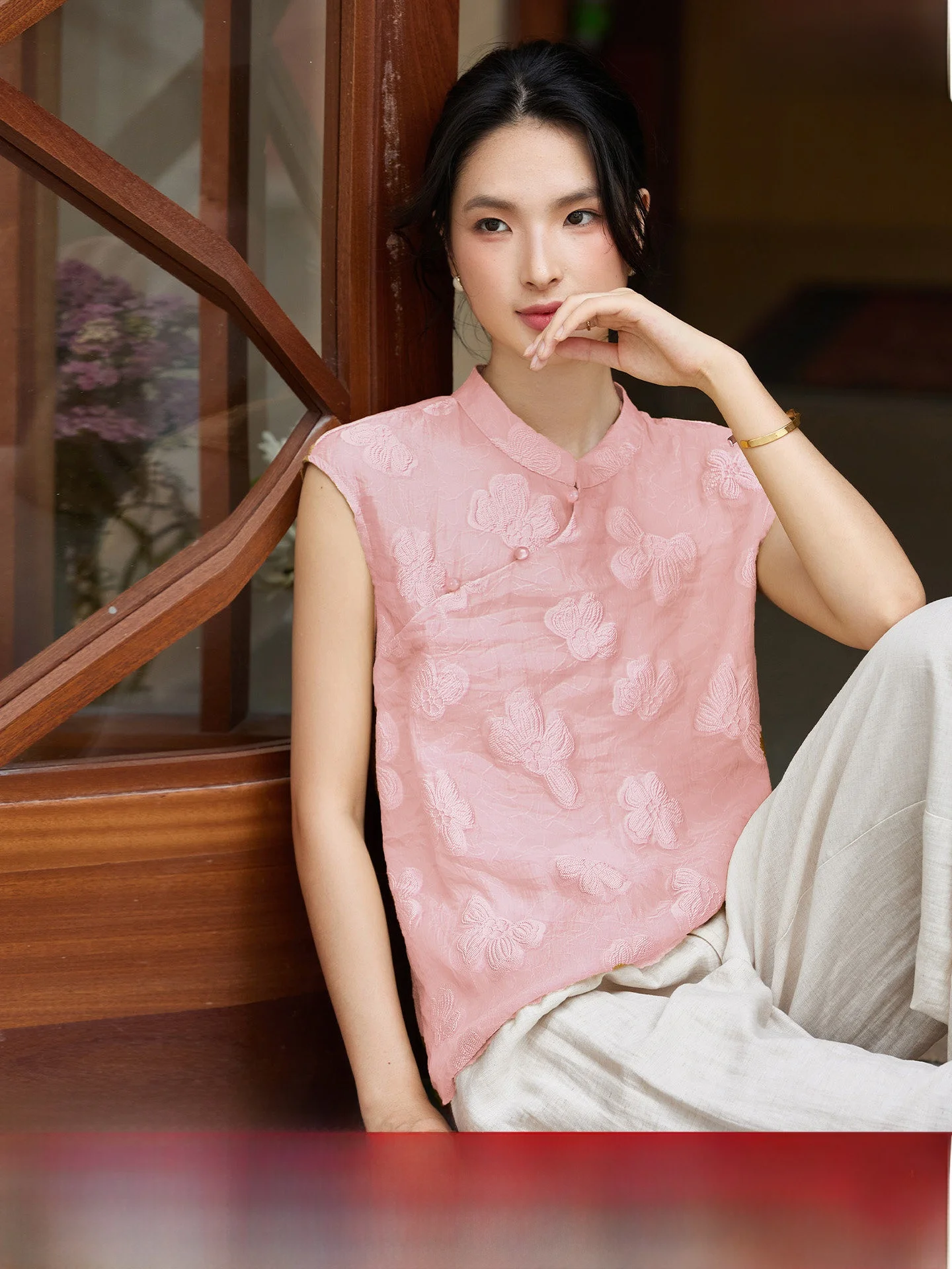 

Новая женская летняя жилетка 2025 года с цветочным принтом в китайском стиле, с воротником-стойкой, повседневная, из нейлоновой ткани