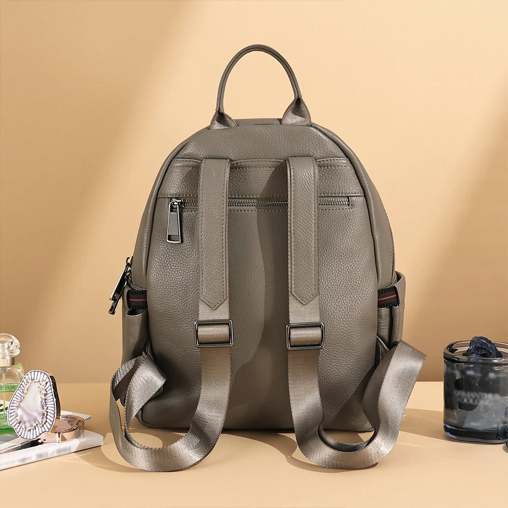 Head layer cowhide backpack for women with large capacity travel backpack simple and fashionable leather backpack for women