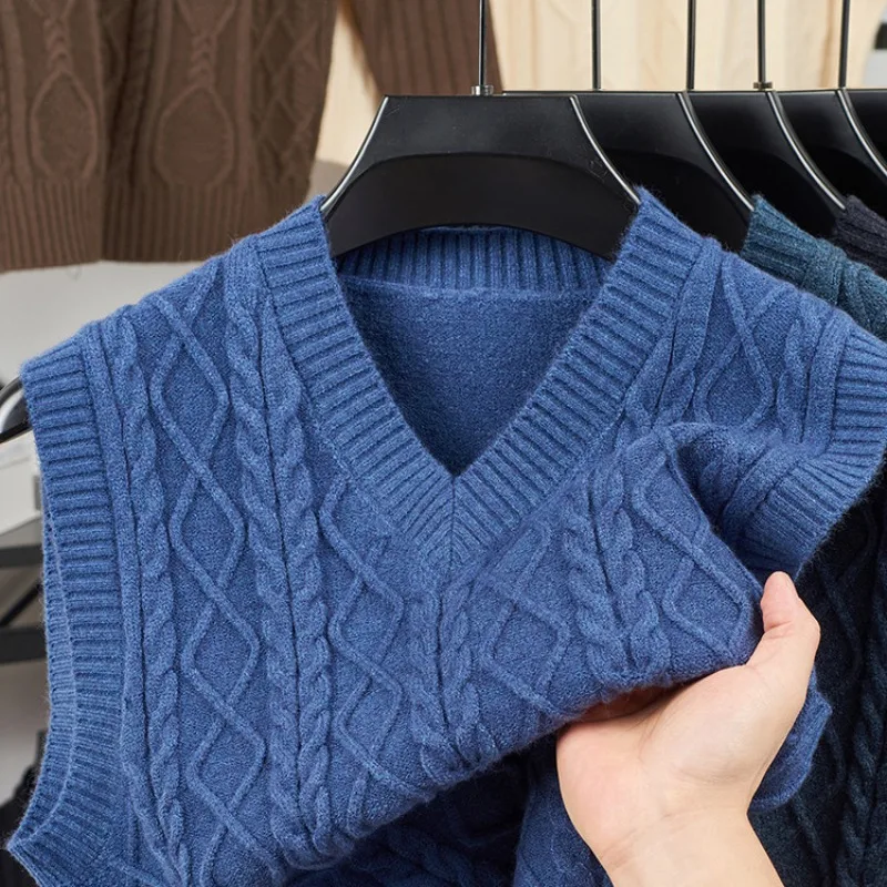 

Men's Winter Knit Vest, V-Neck Sleeveless Sweater, Warm Fleece Lined, Casual LayeringYY99
