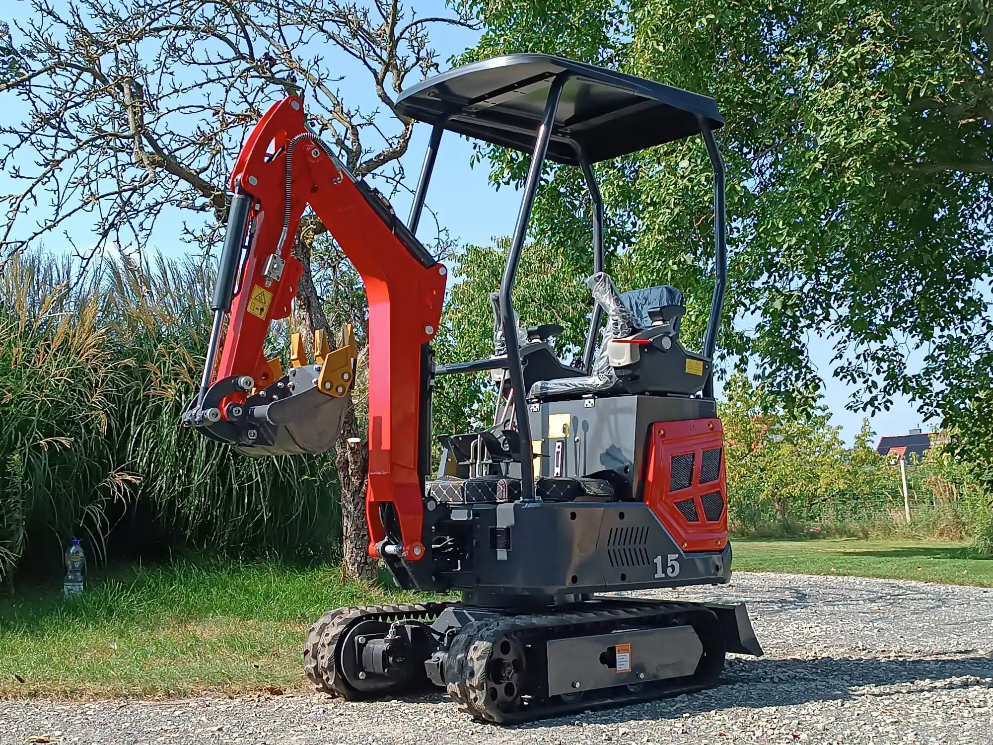 Hot 1.5 Ton Mini Excavator Customized Kubota Engine Track Mini Excavator High Efficiency And Easy To Operate