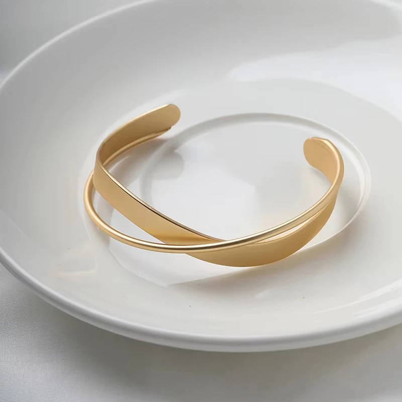 Mobius Irregular Metal Adjustable New Design Gold Plated Bracelet Women's Luxury Geometry Gifts Bracelet for Women Punk Jewelry
