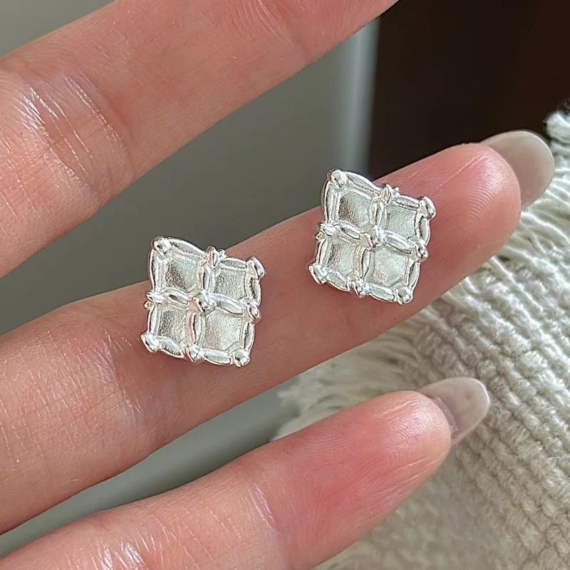 [Cciris.Com] S925 Silver Quilted Texture Earrings Korean Vintage Minimalist Wholesale Dainty Jewelry for Women