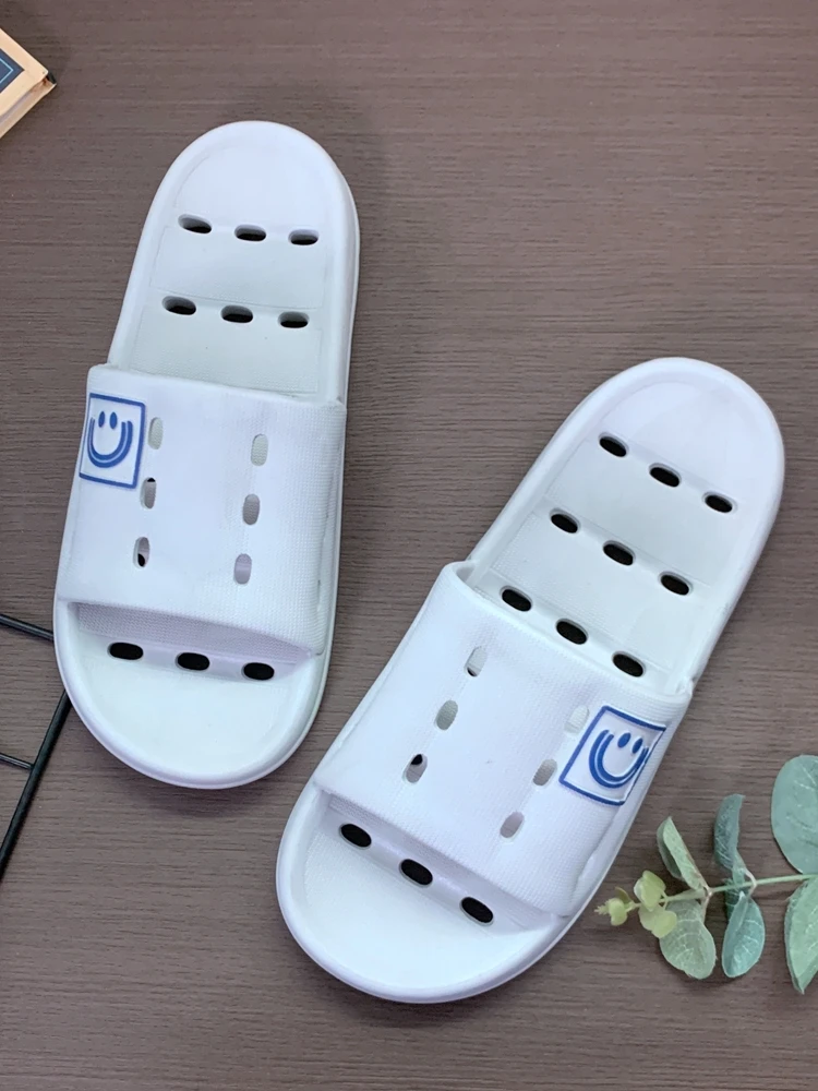 Toilet Slippers Men's Summer Home Bathroom Bath Hollow Quick-Drng Dormitory Good-looking Sandals Women Light Bottom