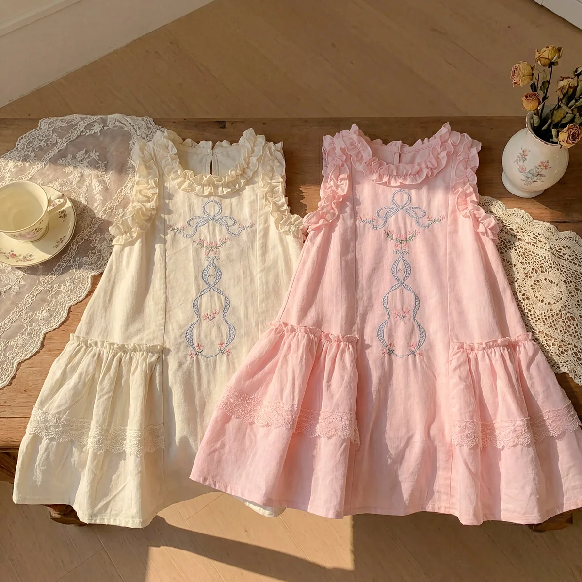 

French Sweet Bow Embroidered Girls' Dress 2026 Summer Style Lotus Leaf Lace Vest Sweet Children's Dress