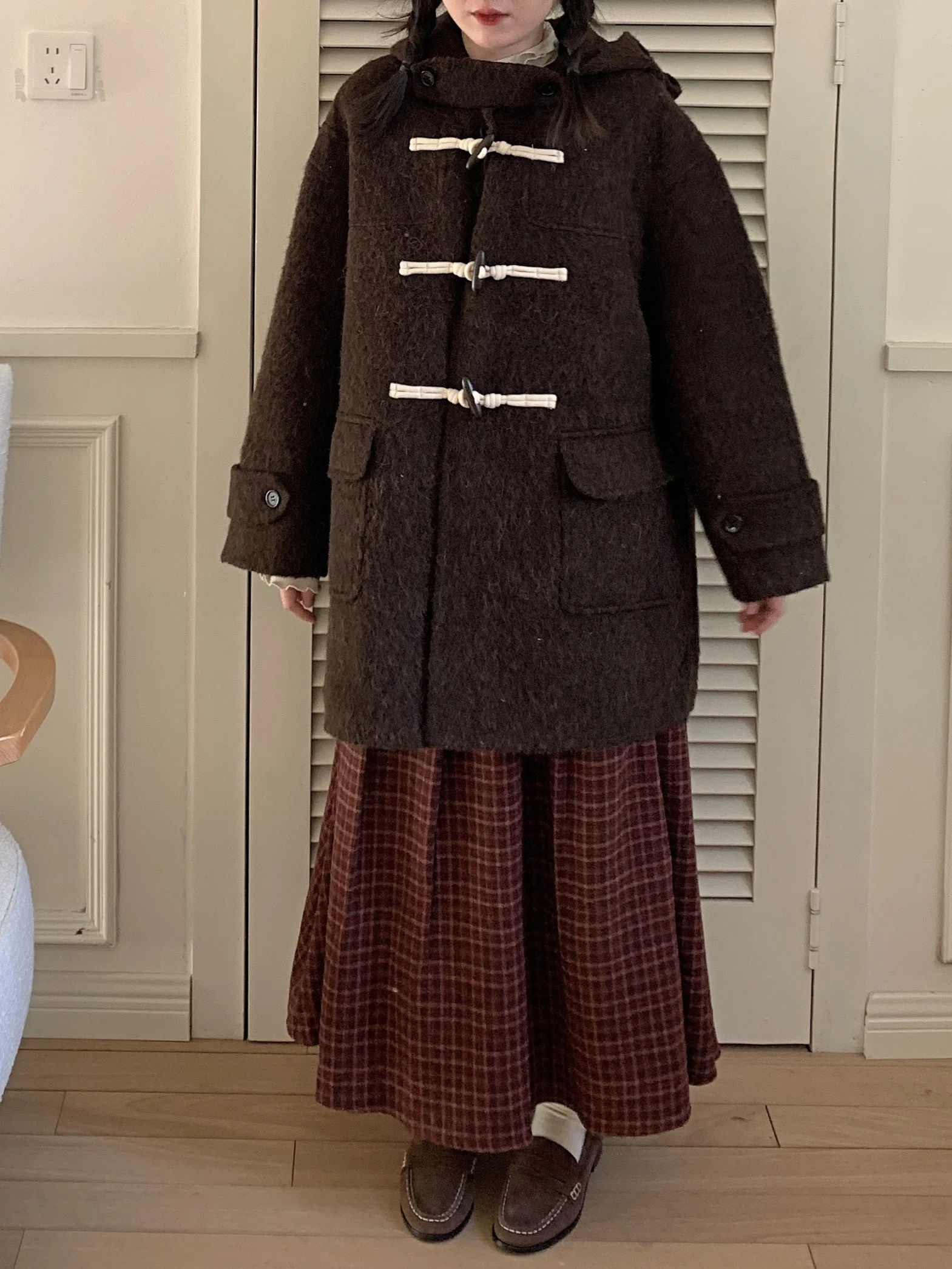 

JOENG Japanese Retro Suri Alpaca Button Hooded Loose 75 Wool Mid-Length Coat Jaet Women's Thiened Winter Long Sve Coat