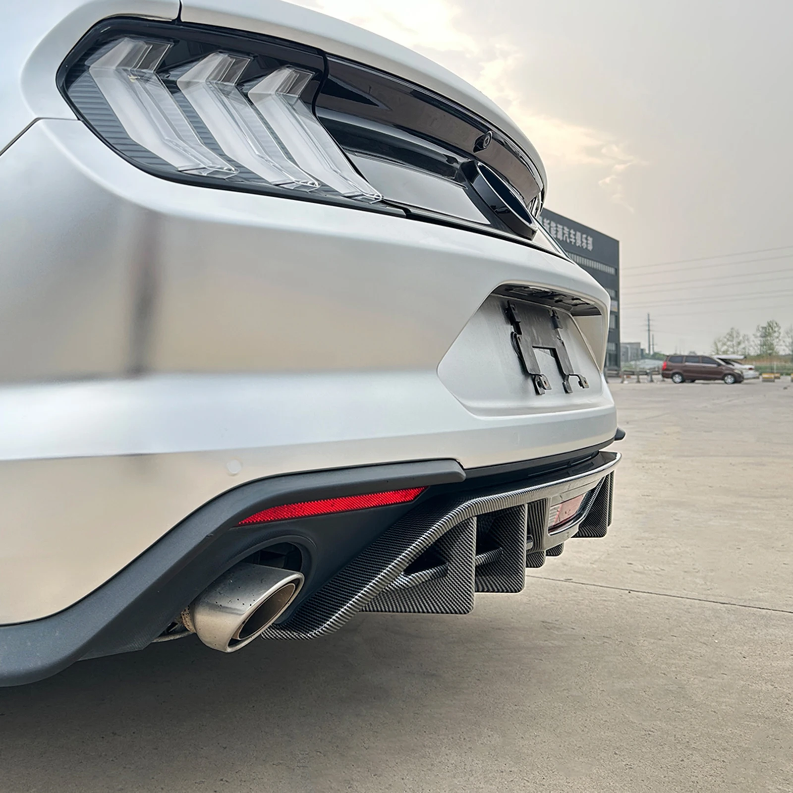 For Ford Mustang MK6.5 2018-20 - огляд і ціна Car Vent Diffuser