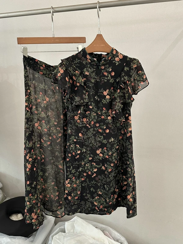 

Elegant Women's Floral Print Two-Piece Set Summer 2026 New Arrival Fly Sleeve Waist-Cinching Dress Vintage Style